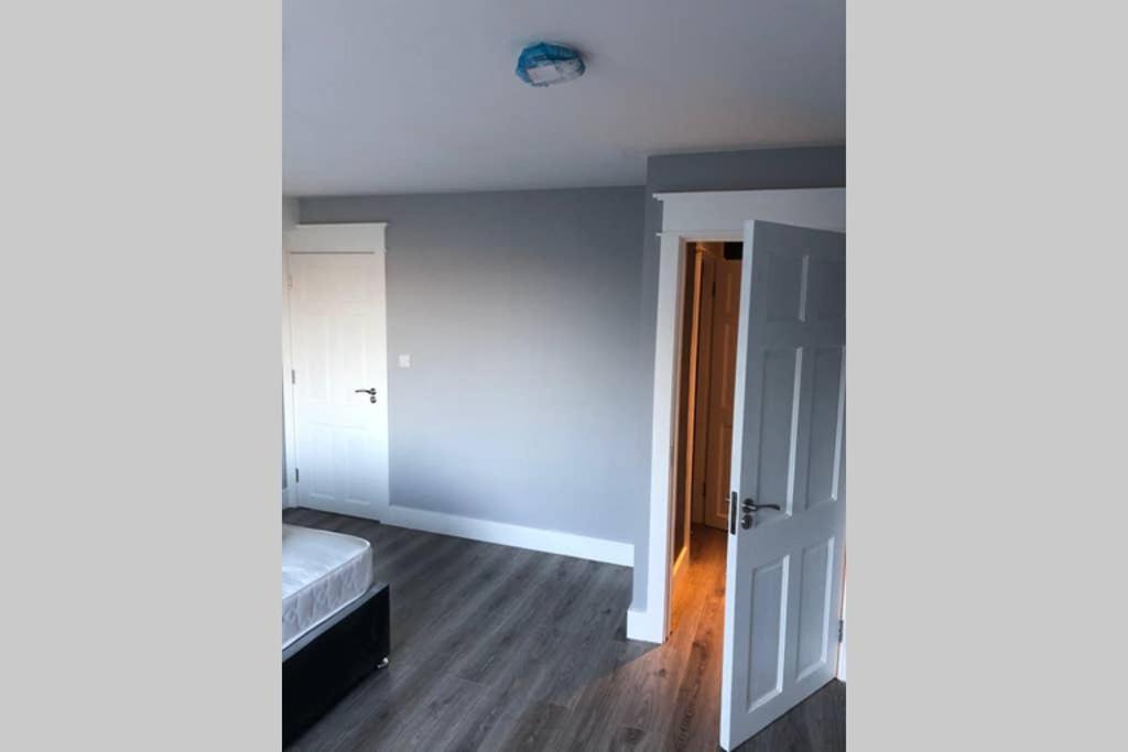 Lake View Galway City Екстериор снимка